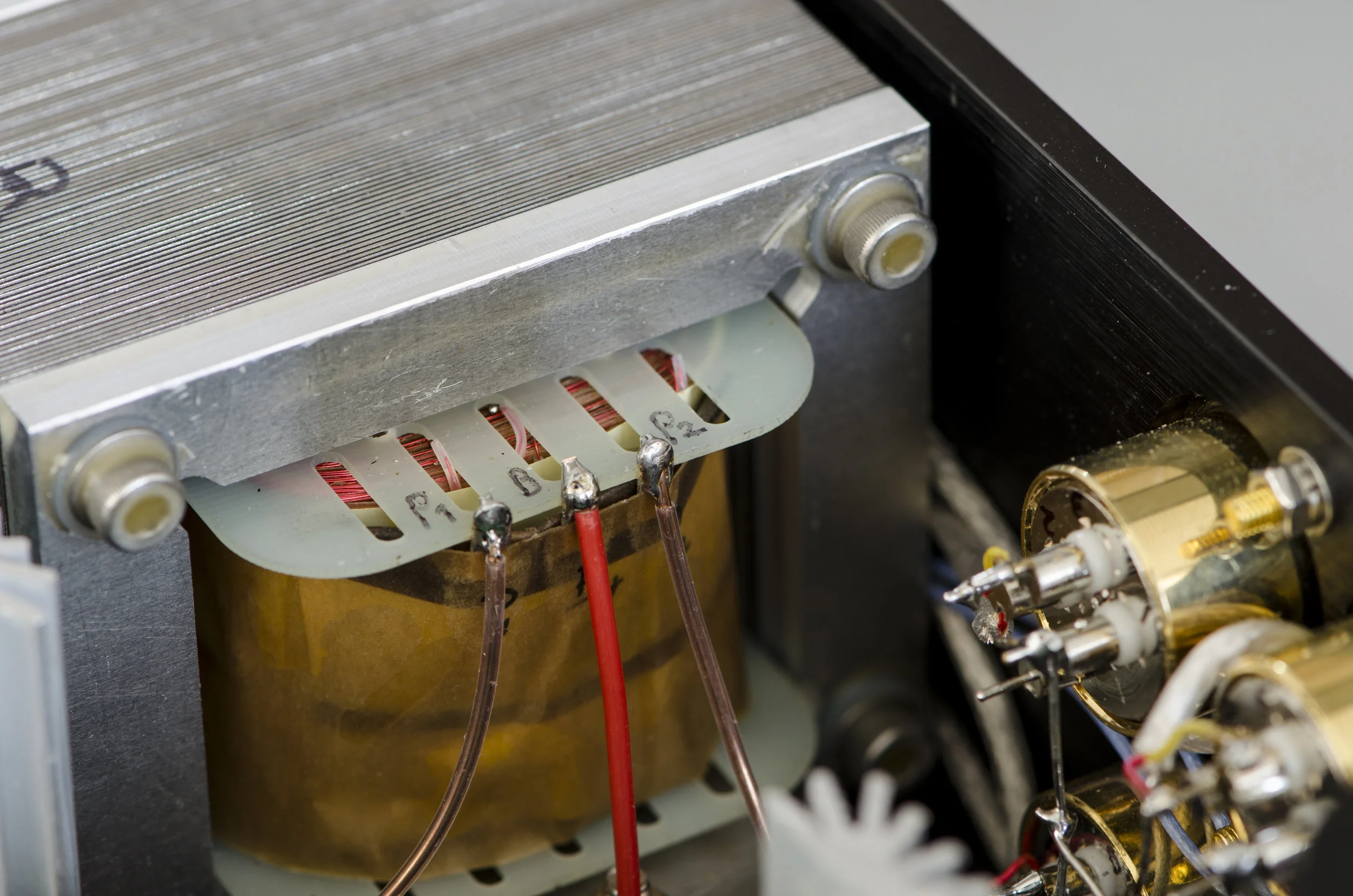 Ultra high-bandwidth, low-loss output transformers custom-made with Single Crystal Copper wires and Ni Alloy metal