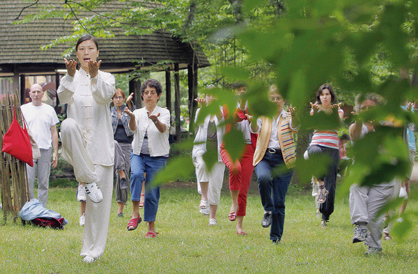 qi-gong-class.jpg