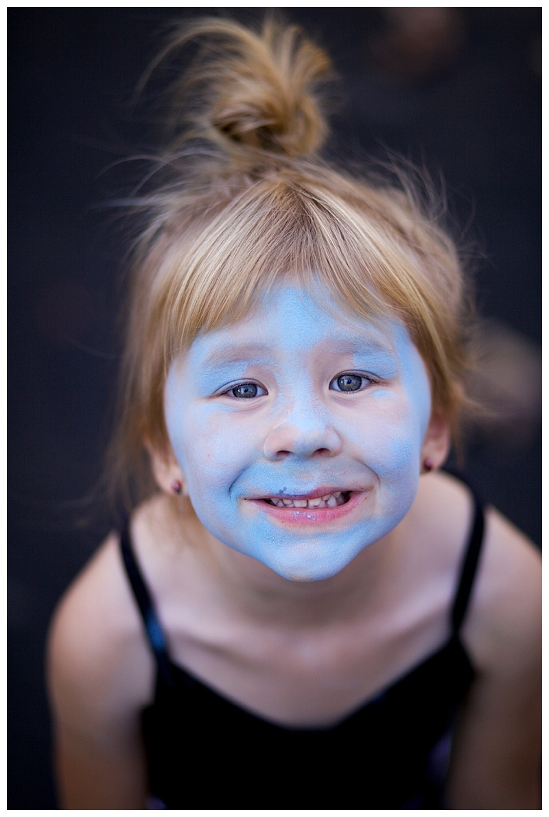Look Mommy I'm a smurf!!!!