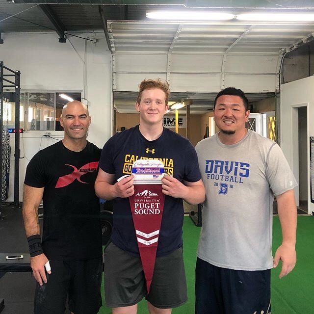 Congrats to @aidanminamiji on his commitment at #universityofpugetsound 🏈

Aiden was my utility lineman and had to learn every position. 
He also gave me many dirty looks when he was concussed for 3 weeks, many of which he doesn&rsquo;t remember or 