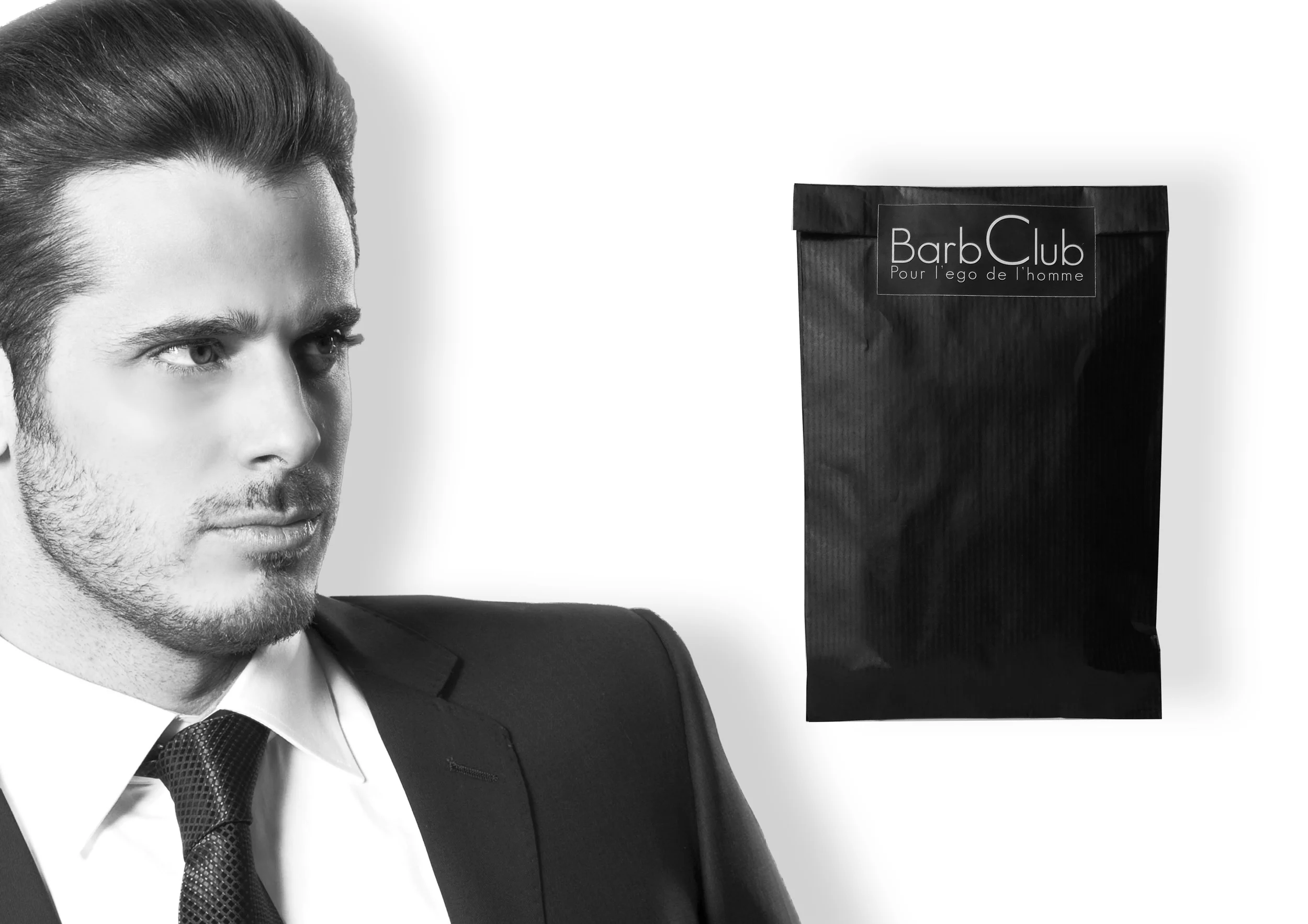 La pochette cadeaux BarbClub  rassemblant l'ensemble des éléments 