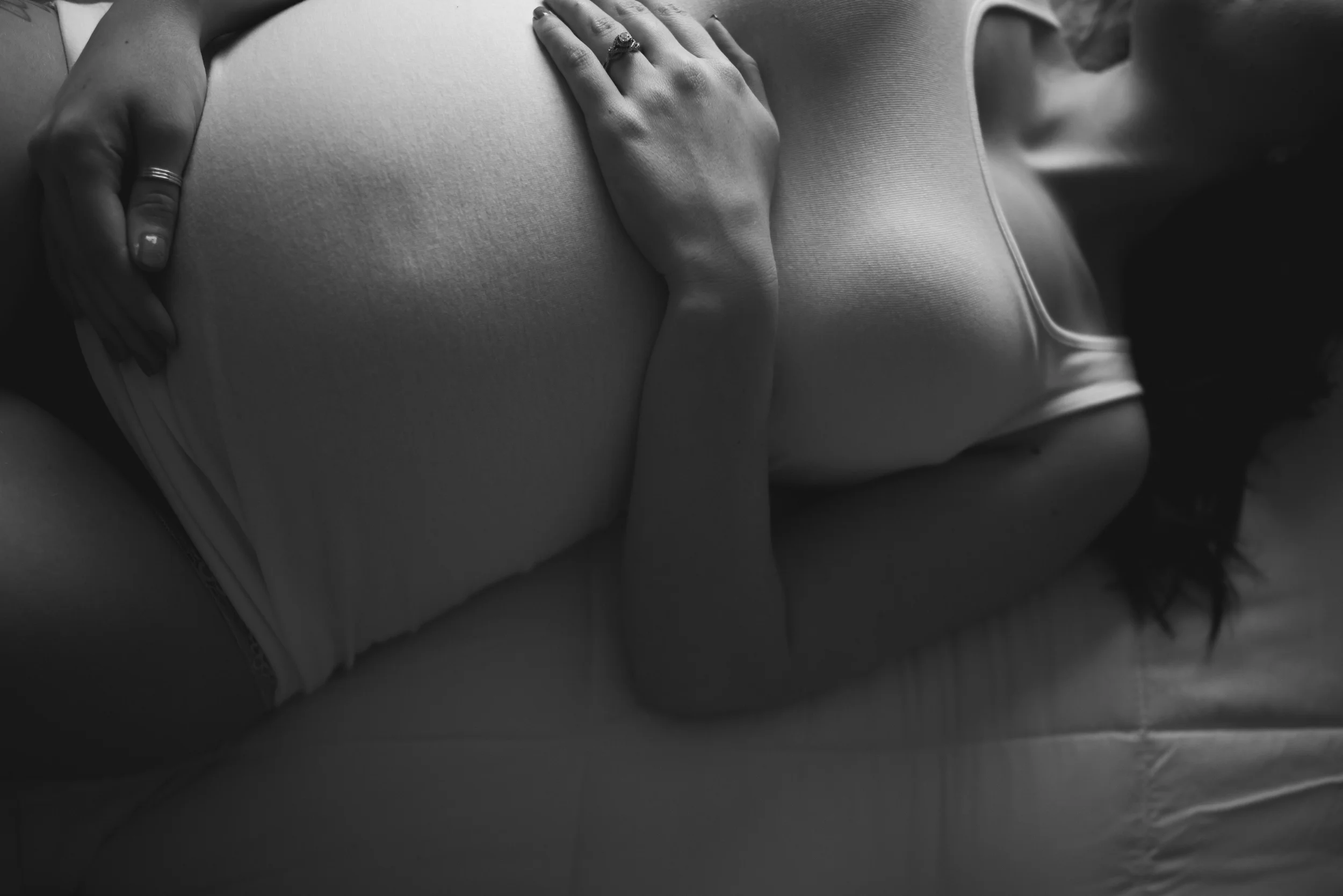 oregon-lifestyle-photographer-kellie-maternity-9.jpg