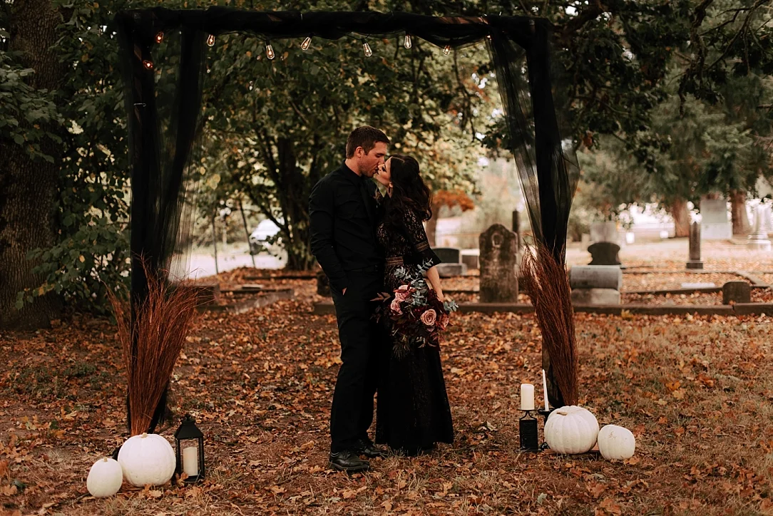 moody halloween elopement_0006.jpg