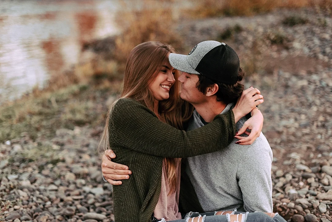 playful fall couple session_0007.jpg