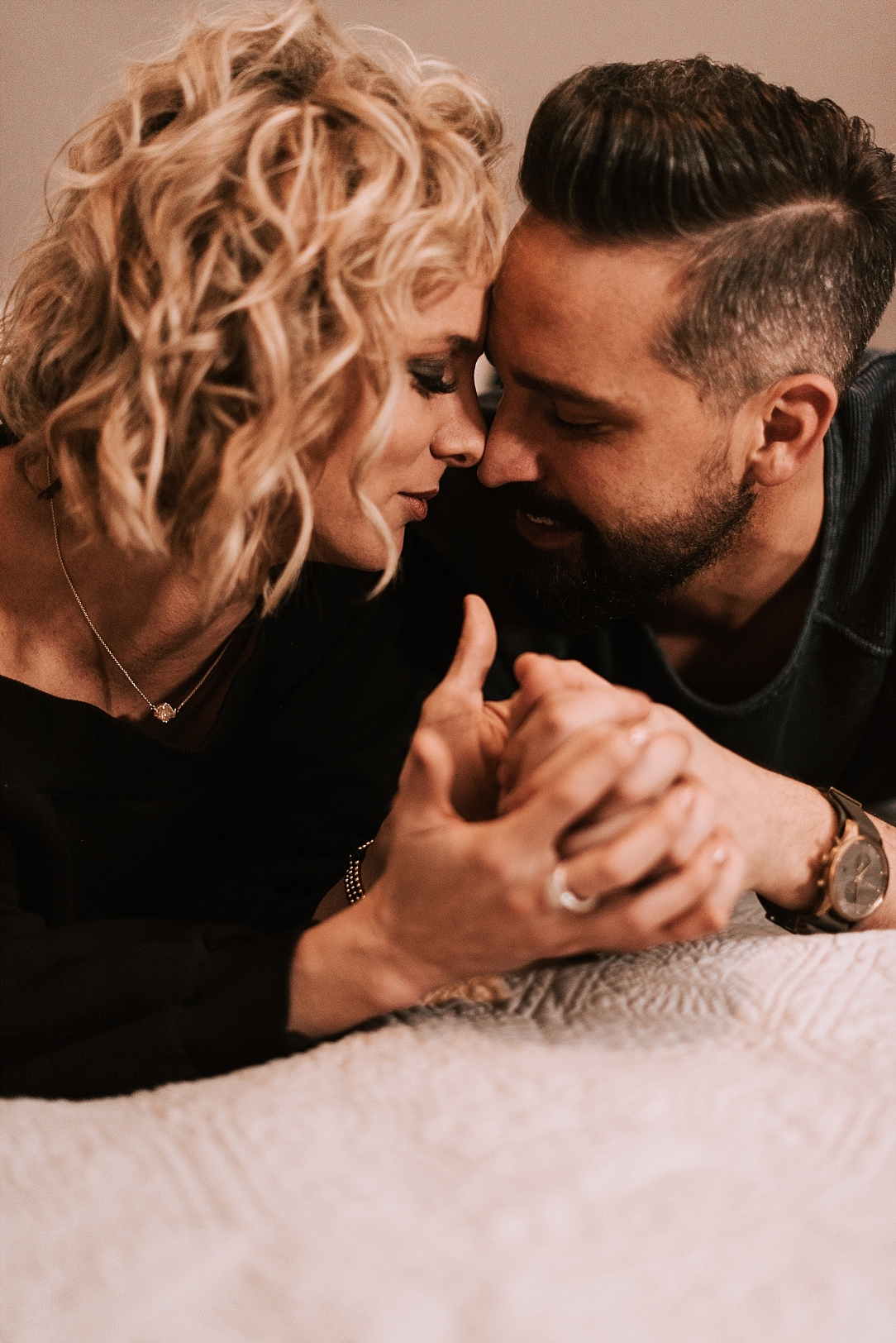 cozy playful nashville in home session_0023.jpg