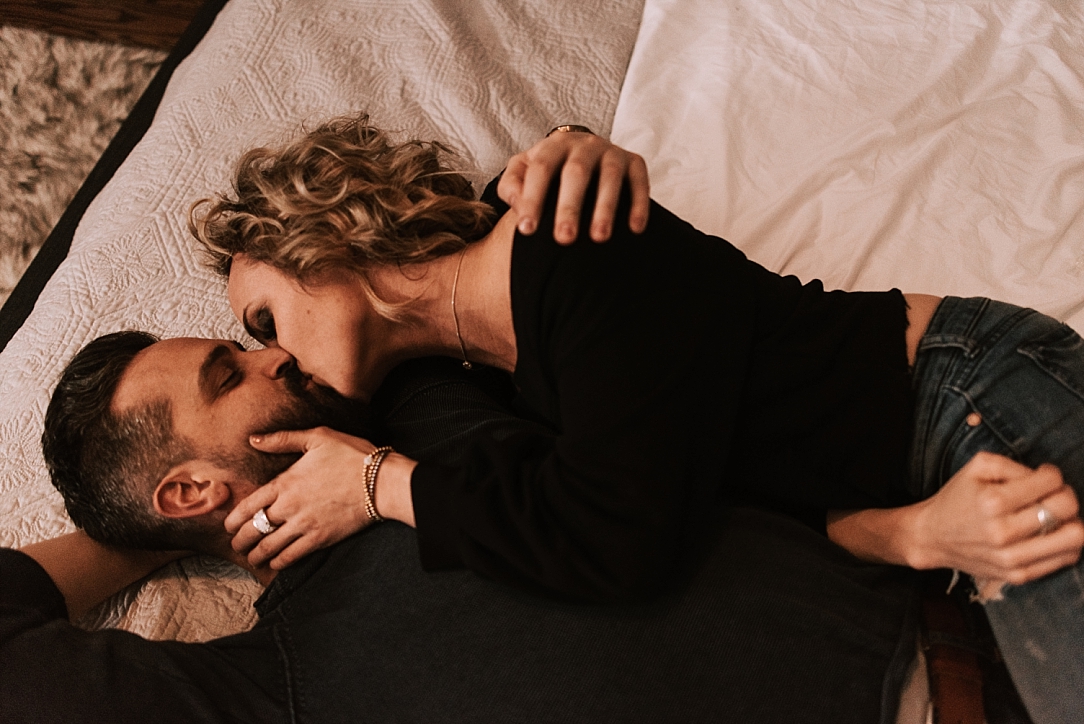 cozy playful nashville in home session_0029.jpg