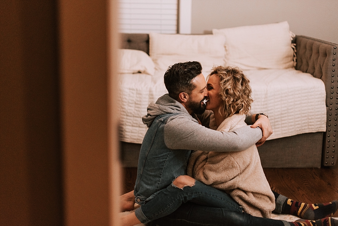 cozy playful nashville in home session_0072.jpg