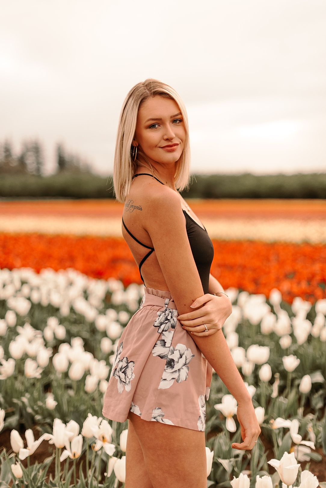 spring tulip senior session_0002.jpg