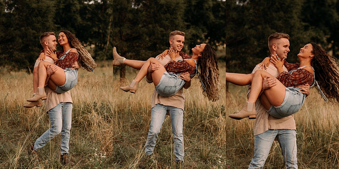 playful summer country field couple session_0006.jpg