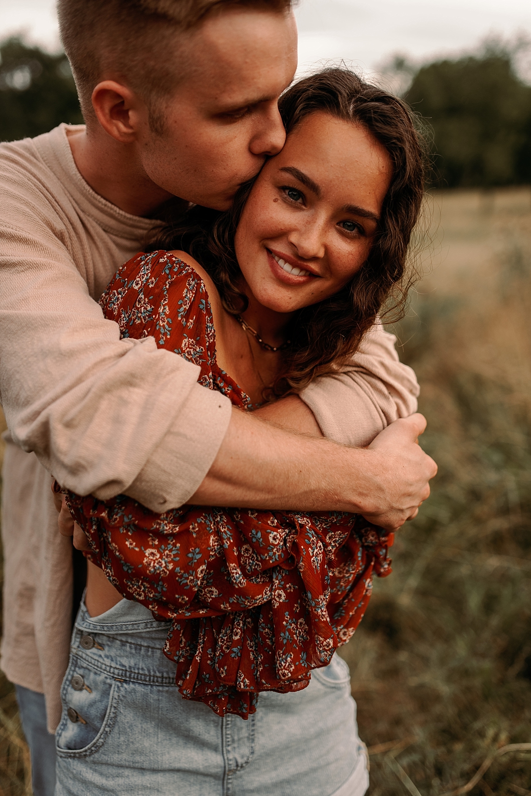 playful summer country field couple session_0031.jpg