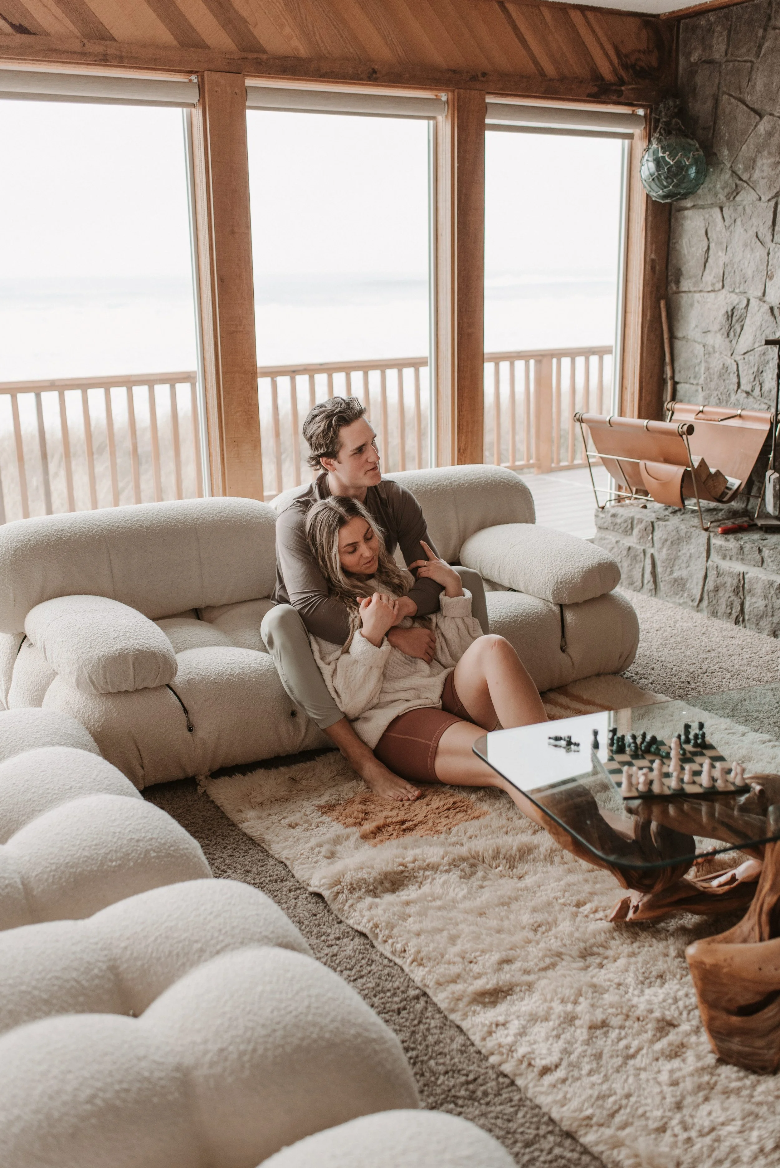 romantic coastal getaway couple session