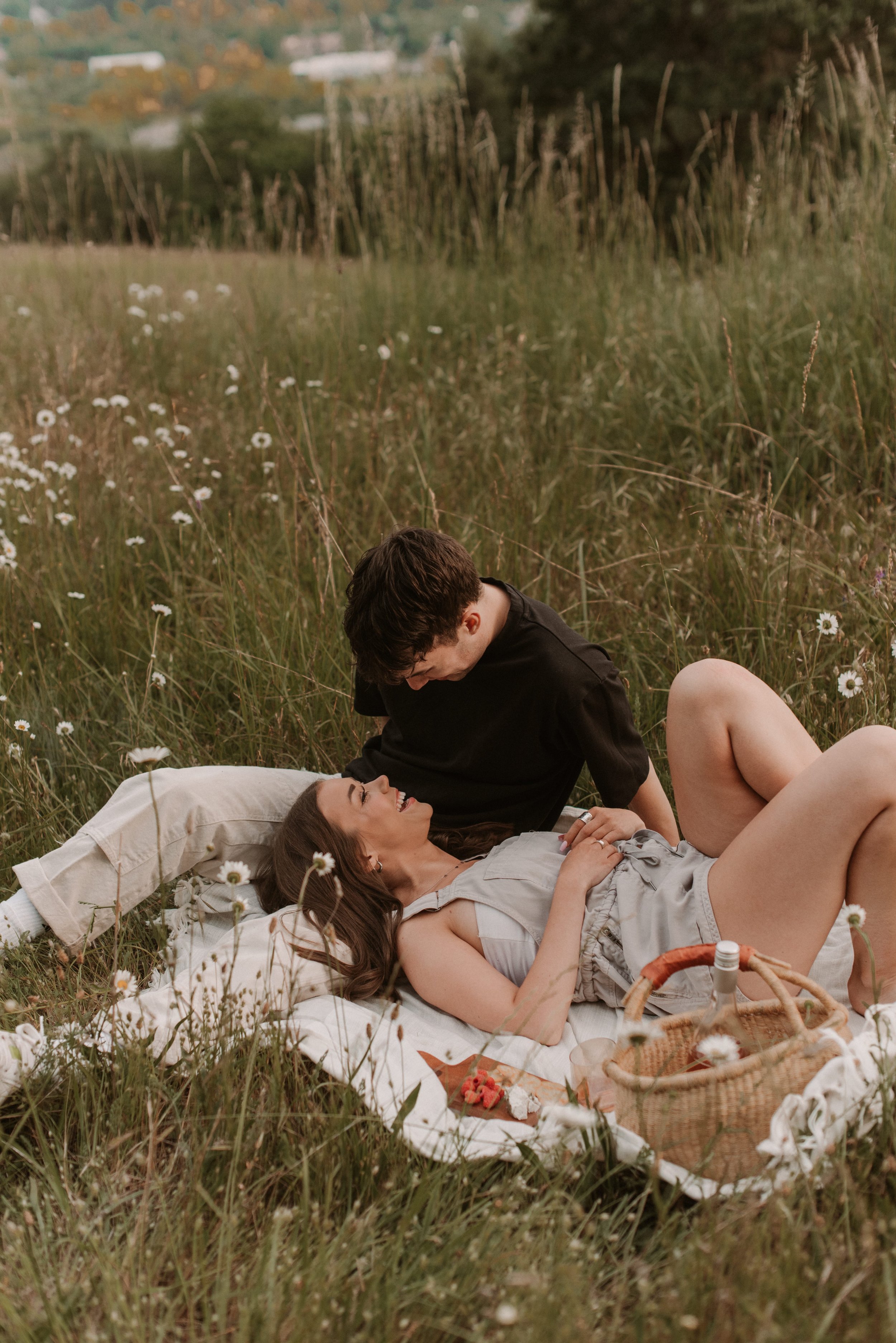 sweet hillside couple picnic session