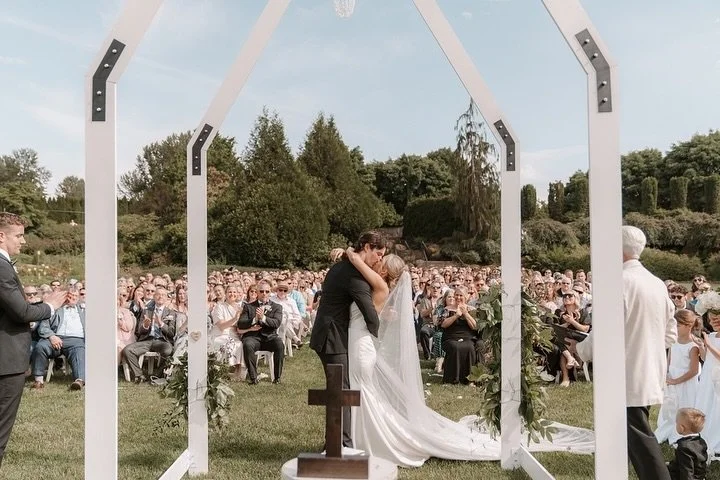 // these are your people..
⠀⠀⠀⠀⠀⠀⠀⠀⠀
weddings are a huge labor of love. the amount of time, energy, money, heart + tears that go into making a wedding day the day of your dreams isn&rsquo;t lost on me.
⠀⠀⠀⠀⠀⠀⠀⠀⠀
not only is it a day you&rsquo;ve been