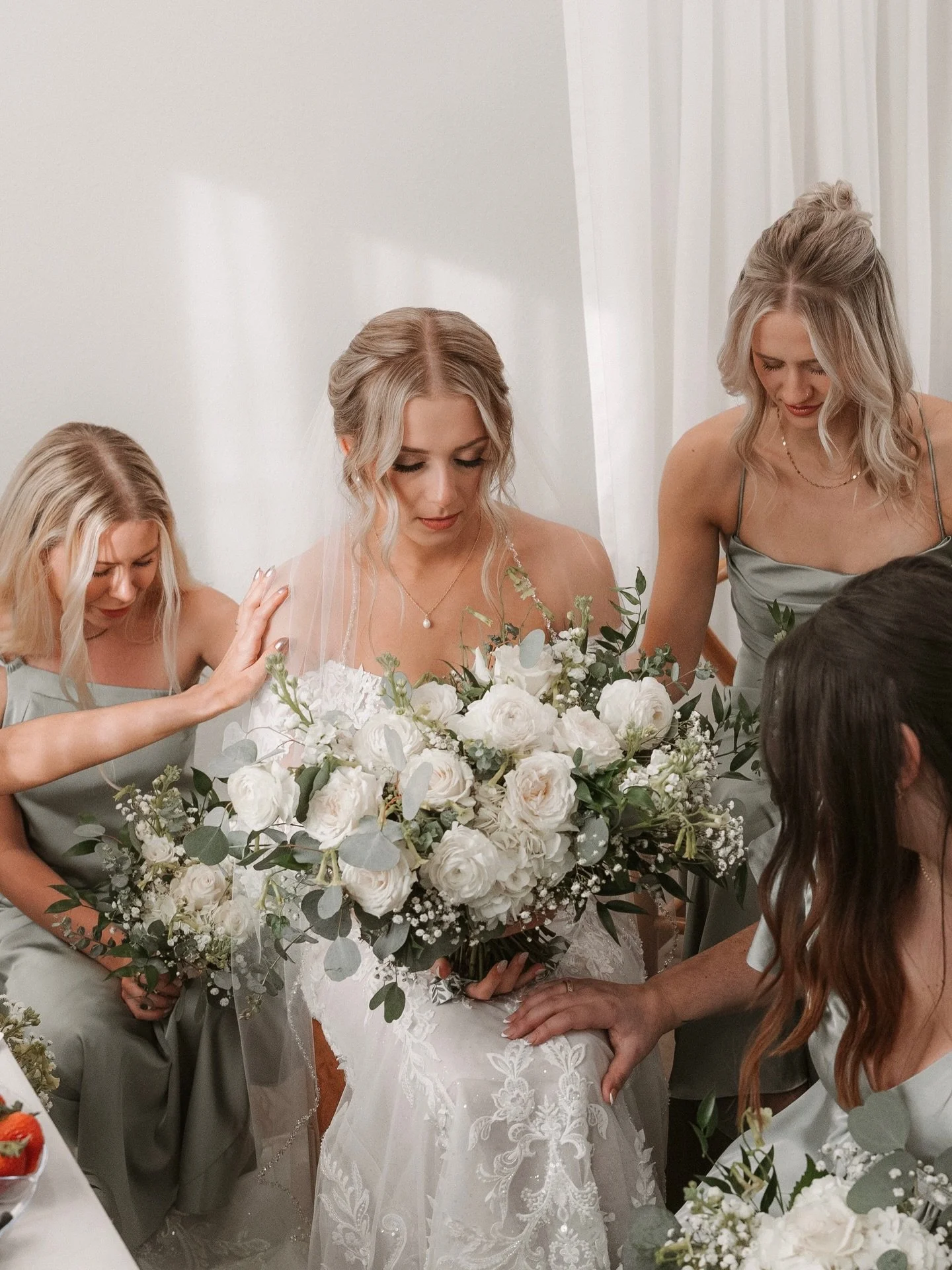 // there are some truly precious + sacred moments I get to bear witness to + be a part of on wedding days, and I gotta tell ya, there&rsquo;s something so powerful about a room full of women laying hands + lifting up prayer.
⠀⠀⠀⠀⠀⠀⠀⠀⠀
it&rsquo;s so b