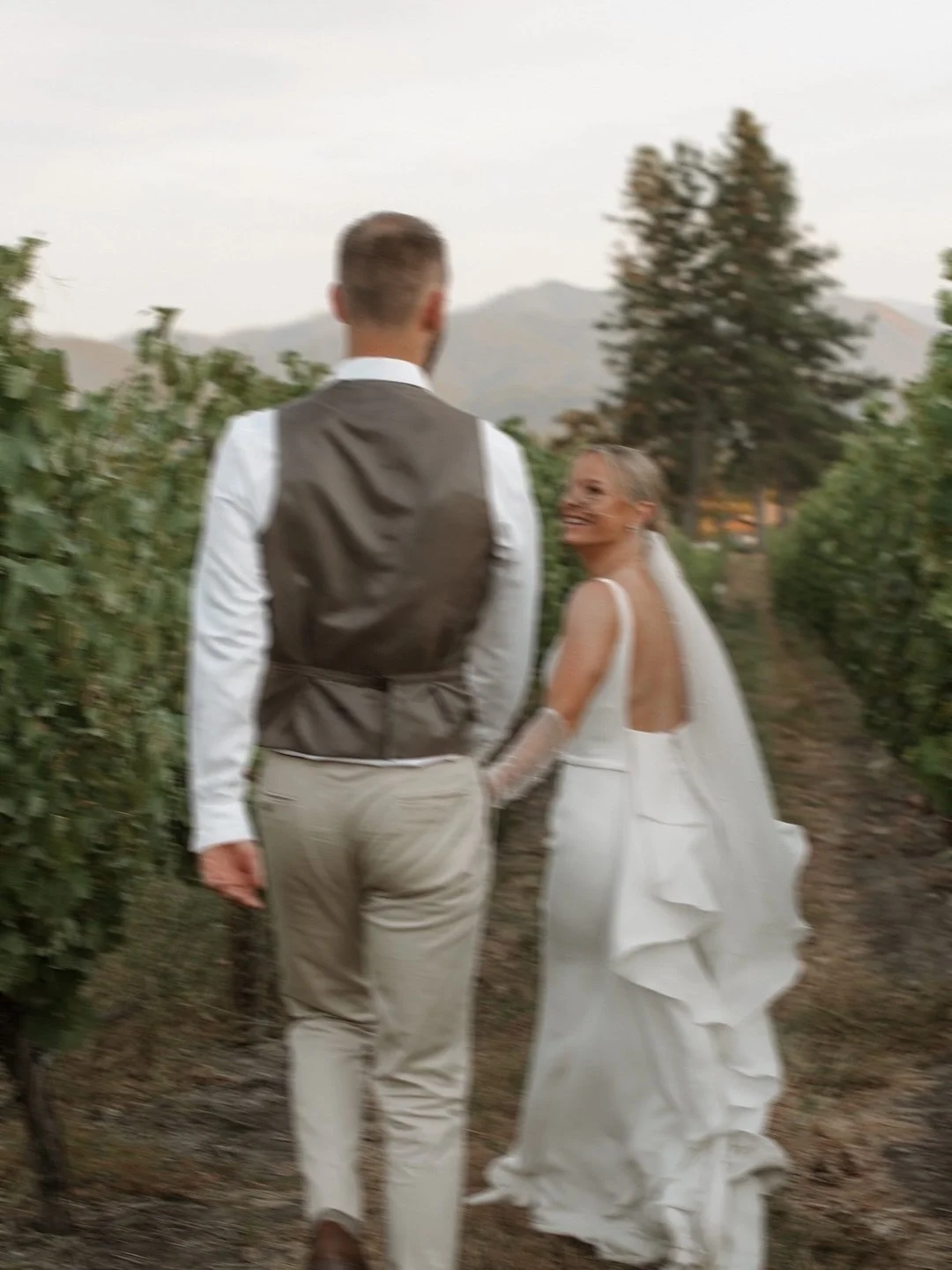 // it&rsquo;s the kind of love story you don&rsquo;t just watch..you feel it.

It was not only absolutely beautiful, but it was one of the most joy filled, truly celebratory days. Emma + Hunter are the sweetest, kindest + most thoughtful souls + the 