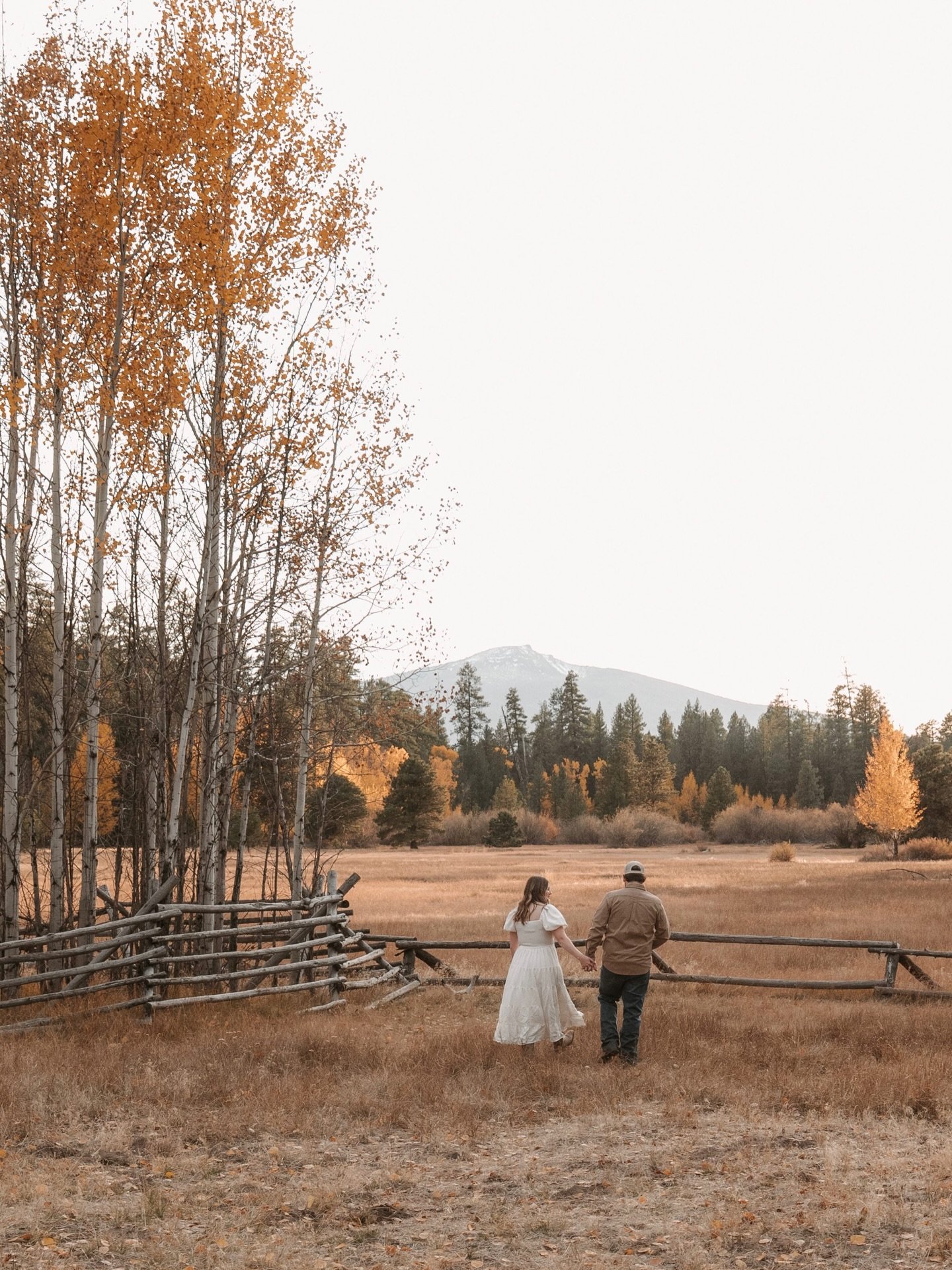 // I&rsquo;m so truly, deeply thankful for my clients. I&rsquo;ll never get over the fact that I get to do this as my career.

 beautiful places, capturing love stories + big life milestone..it&rsquo;s truly a dream

-

Oregon engagement, Oregon wedd