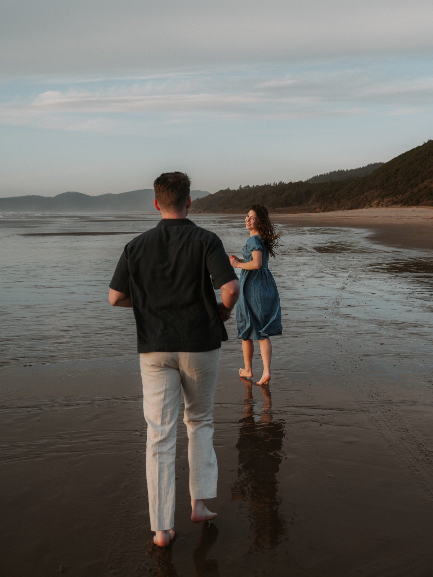 // sometimes sessions feel like scenes straight out of a movie + you never want it to end

-

Oregon engagement photographer, Oregon wedding photographer, Oregon coast, beach engagement session