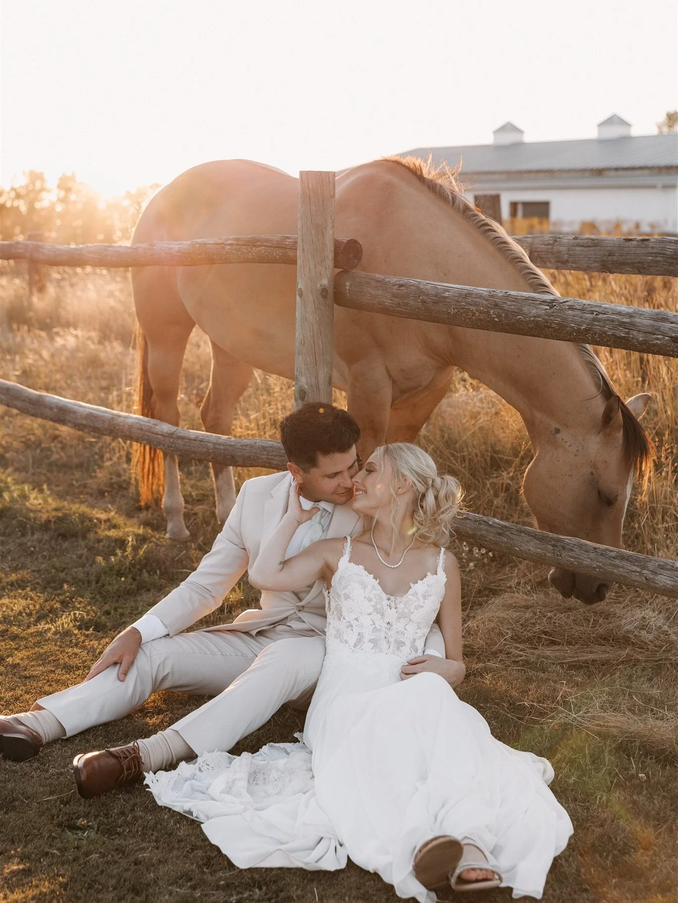 // over here counting down the days til wedding season starts..so excited for all the dreamy sunsets, beautiful details + anytime there will be horses

-

Oregon wedding photographer, pnw wedding, Oregon summer