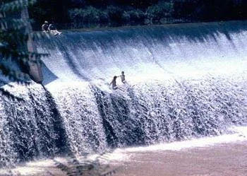 bloededam.jpg