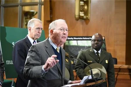 Bipartisan Move Provides GSMNP Funding.jpg