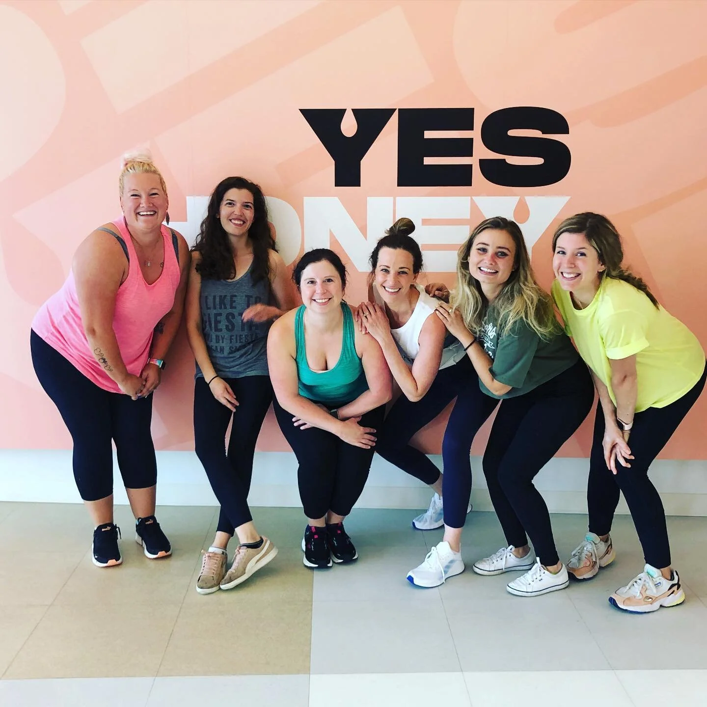 Yesss honey. 👏🏼 
If you haven&rsquo;t been to @yeshoney.studio, you best. SO fun! We had a blast celebrating our Mac Daddy&rsquo;s @briannadrum 30th birthday! Love this squad. 💪🏼