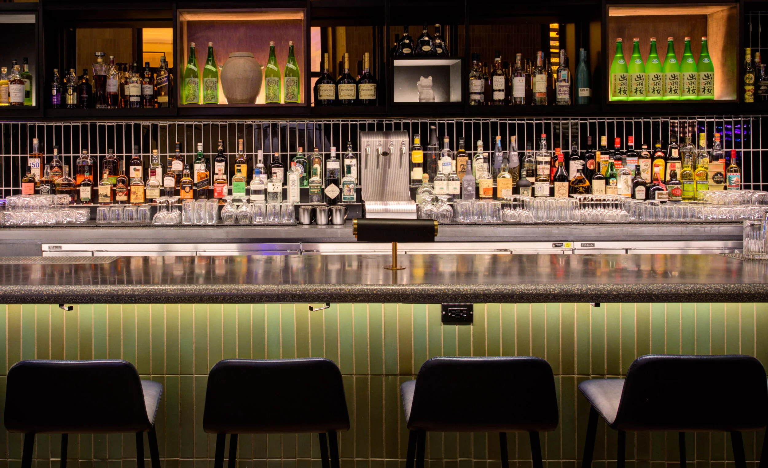 Victa_Majordomo_-bar detail.jpg