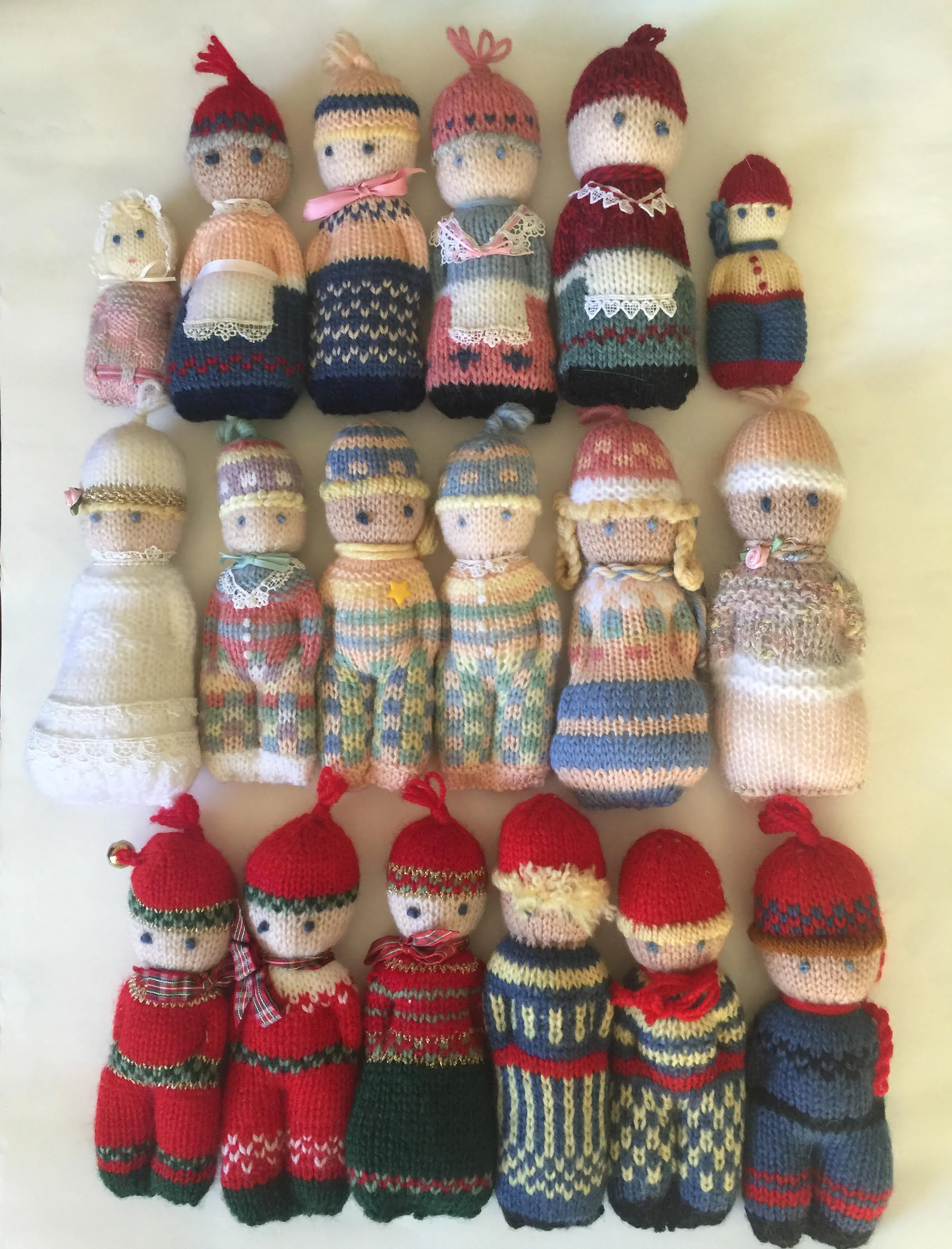 Knitted Swedish Dolls