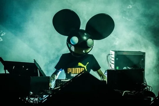 DEADMAU5