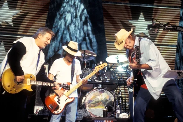 NIEL YOUNG &amp; CRAZY HORSE