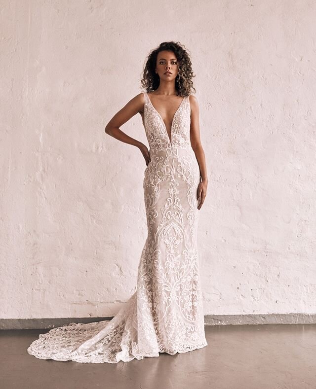 Perfect for hot summers🔥 @zavanabridal ZB319-1Z ⁠
.⁠
.⁠
.⁠
.⁠
.⁠
⁠
#wedding #citywedding #weddingdresses #weddingdress #2020wedding #bride #bridetobe2020 #toronto #torontolife #ontario #canadawedding #weddingphotography #engaged #ISaidYes ￼￼#BrideTo