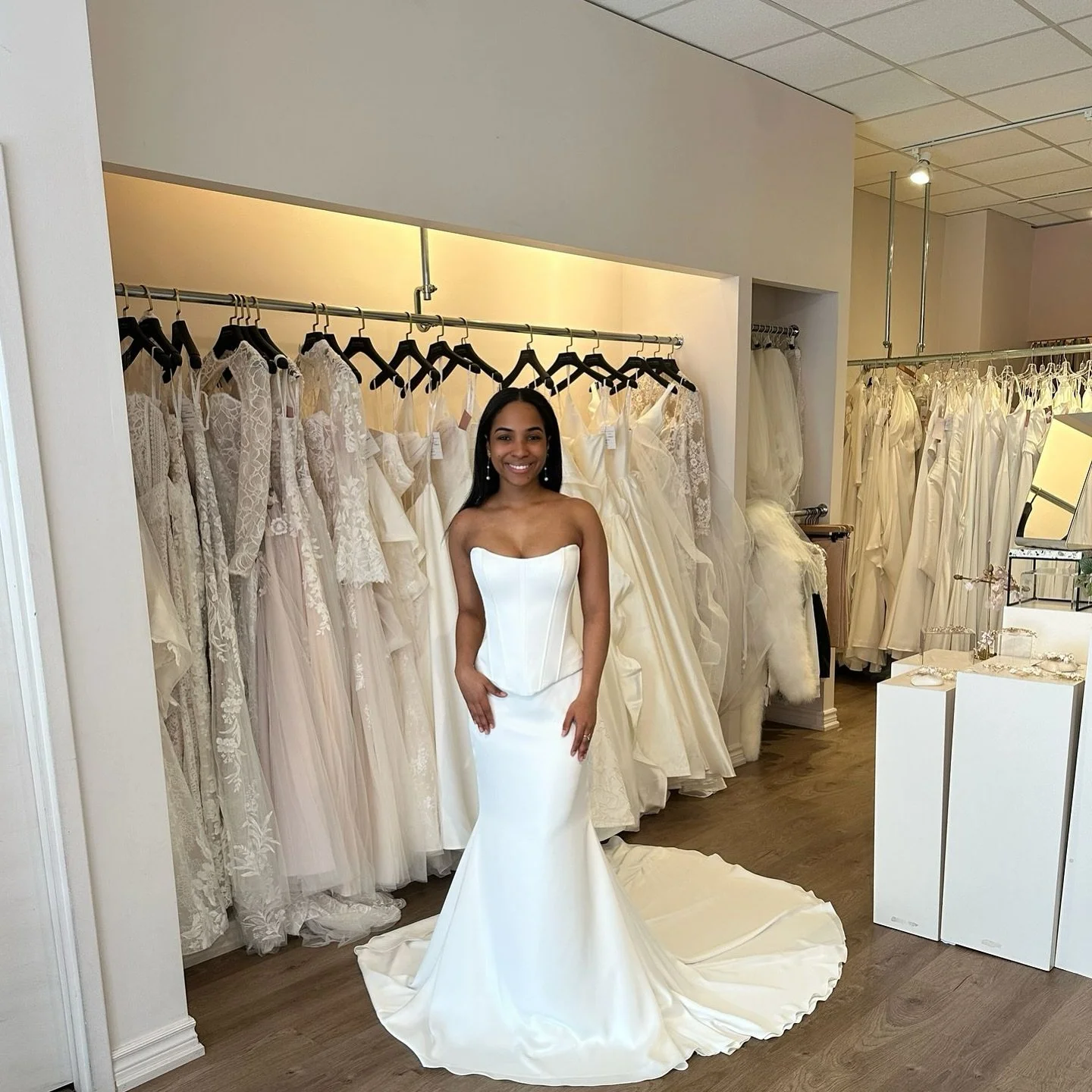 We just wanted to show these dresses off! 🤭🙂‍↕️
#torontobridalboutique #ferresposa #weddingdresses #bridalfashion #torontoweddings #2026bride #2027bride