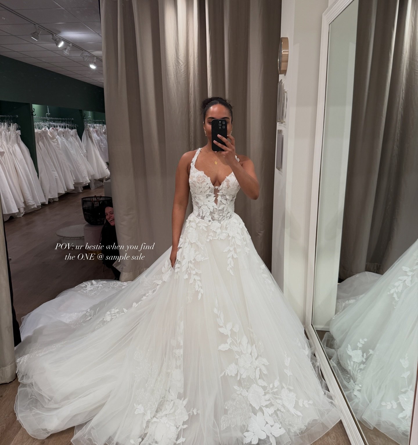 Your Sample Sale Event Inspo is HERE!! 🥳👰🏽&zwj;♀️💒
(Plus a meme of course 😂) 
February 19-22nd 🥳

#ferresposa #torontobridalshop #bridalsamplesale #weddinginspo #weddingdresses
