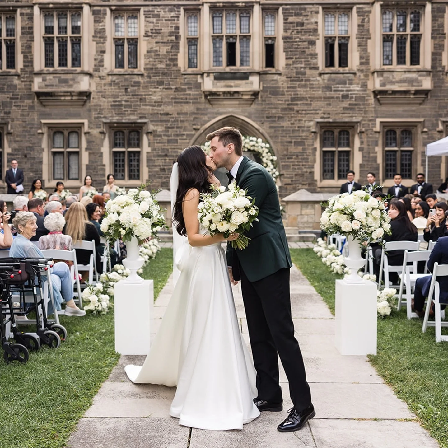#Ferr&eacute;Bride / Britt&rsquo;s wedding looks like something out of a dream 🤍
The way she wore her Jaden gown by Madi Lane&hellip; Effortlessly stunning, timeless, and completely her.

An absolute vision ✨

#ferresposa #torontobride #weddinginspo