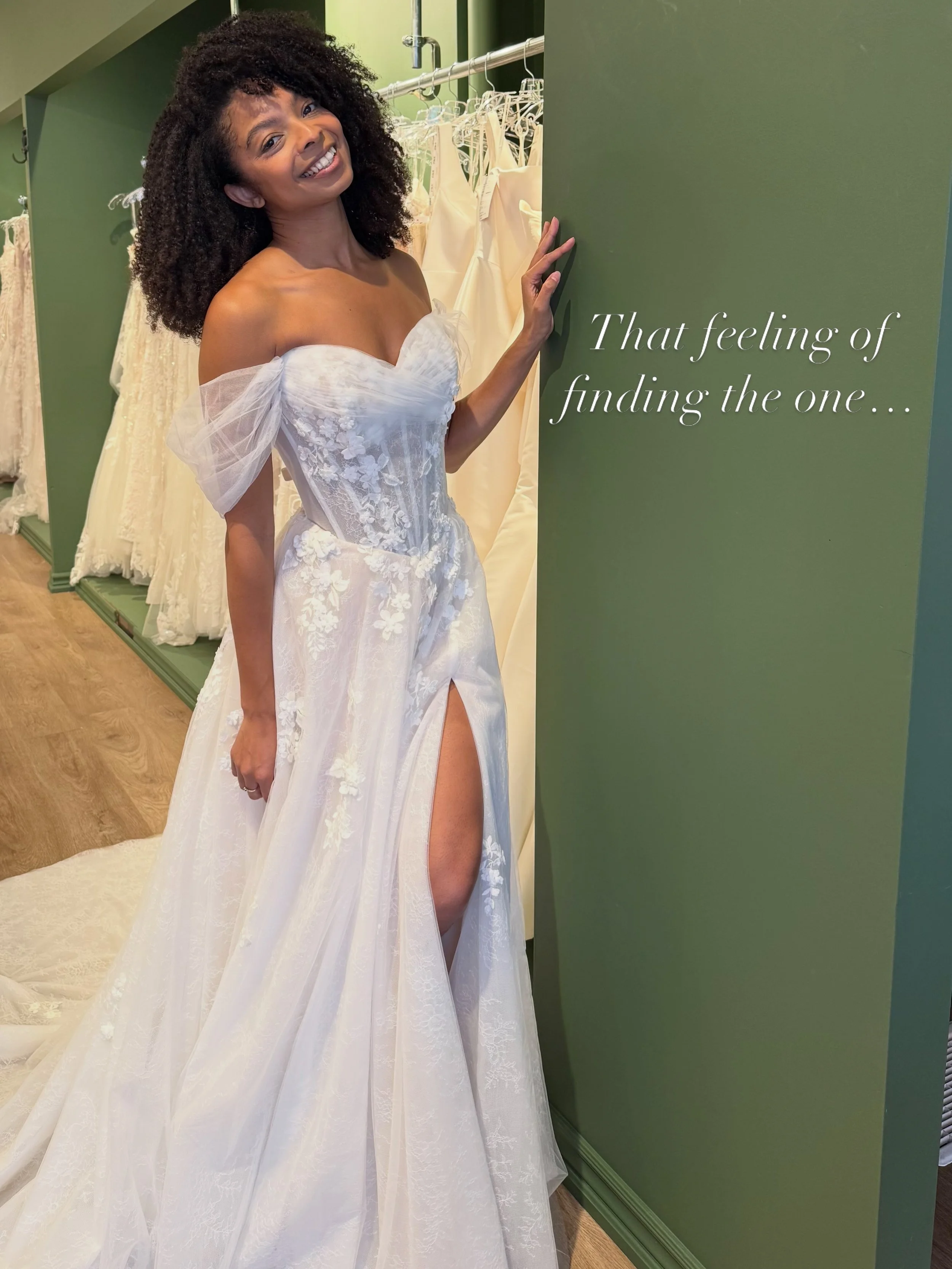 This could be you! ✨

Sample Sale! 
May 22-24

Bookings are open!

#ferresposa #bridalsamplesale #torontobridalboutique #weddinginspo #weddingdresses