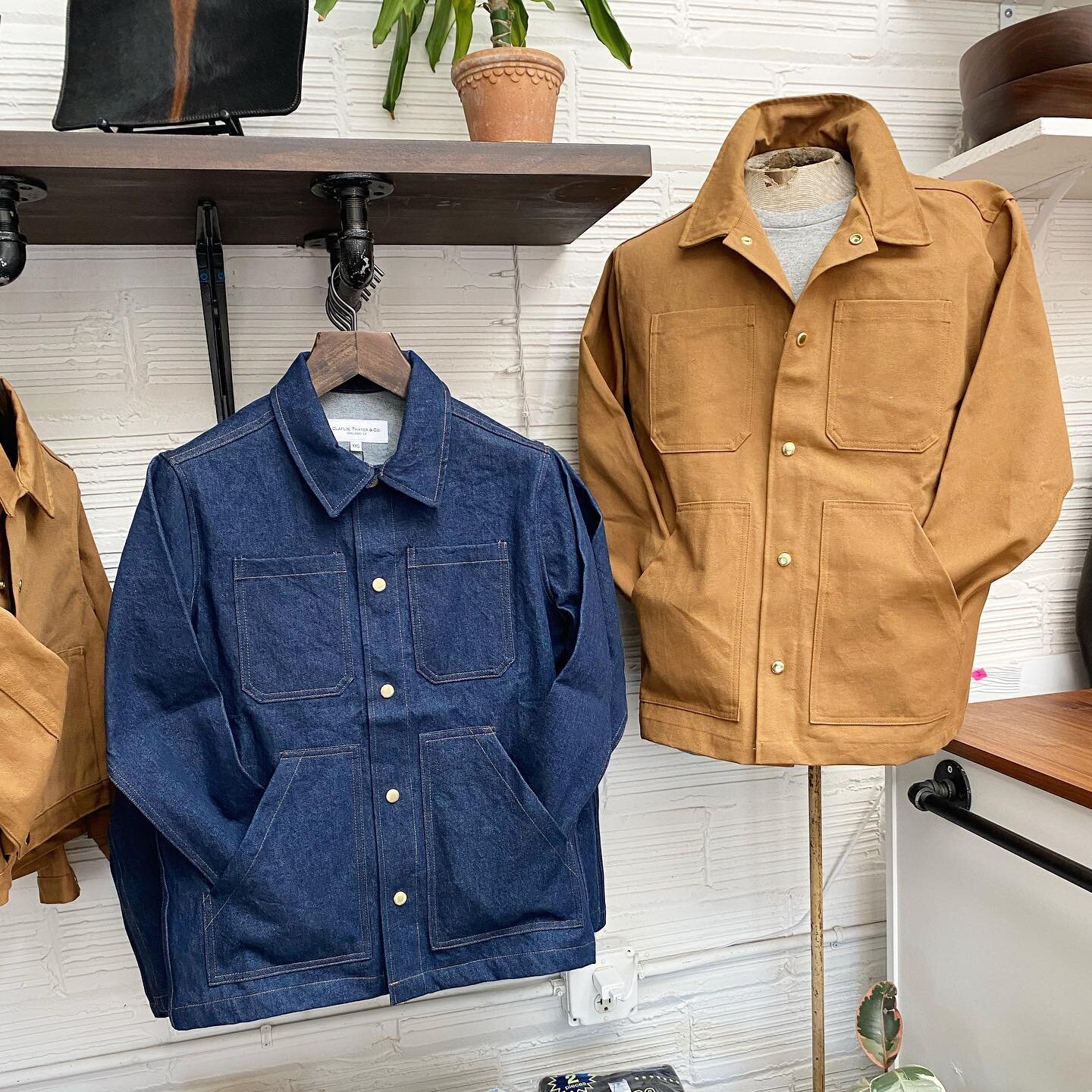 New chore coats in stock!

Black, natural, cider, and a very limited edition of Cone Denim styles. More info in stories.

#chorecoat #madeinusa #madeinoakland