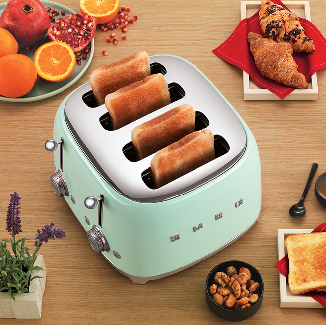  SMEG 2 Slice Retro Toaster (Pastel Green): Home & Kitchen