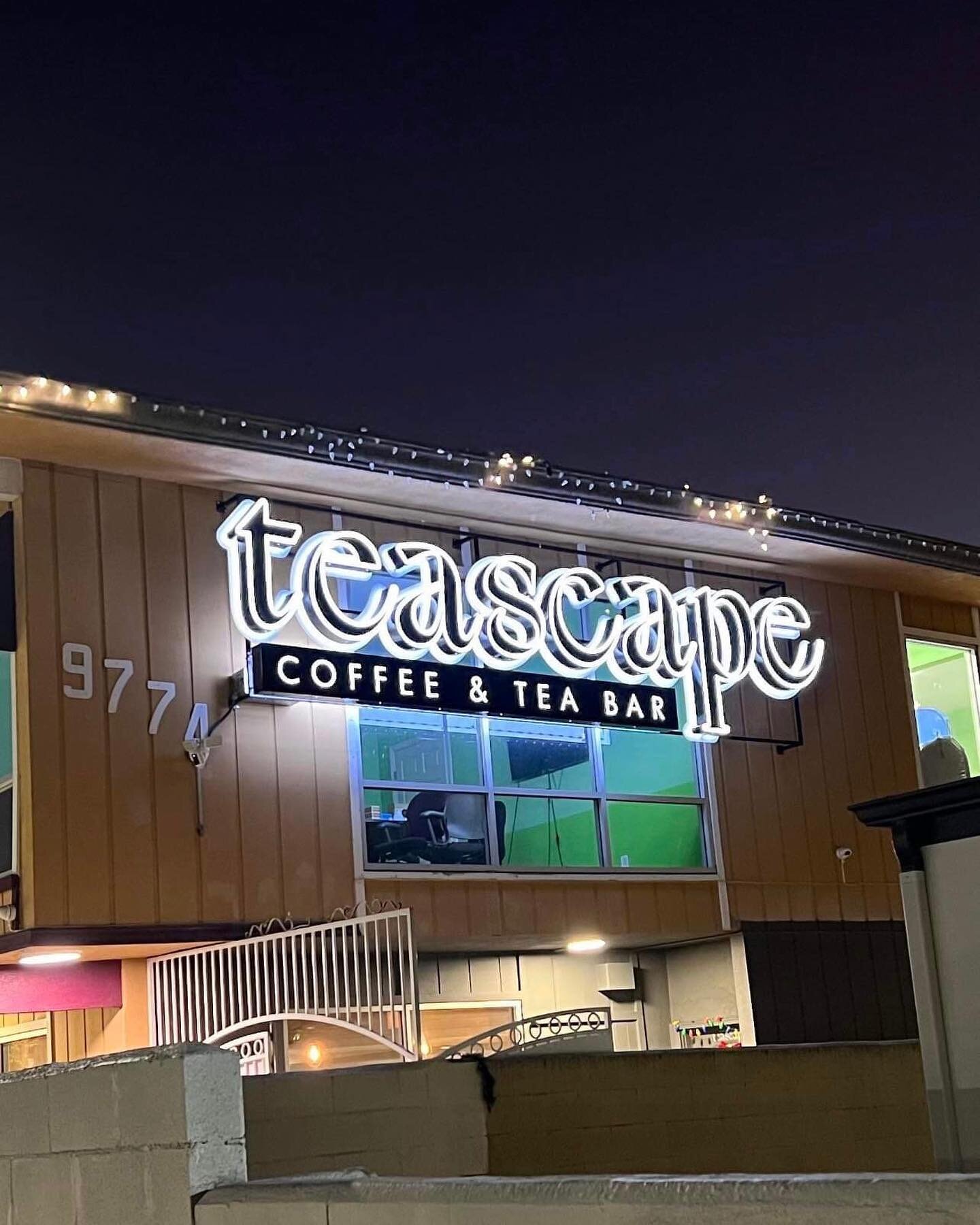 @teascapeca newest custom sign is up! #teascape #anaheim #bobatea #channelleterssign #ledsign #customsignage