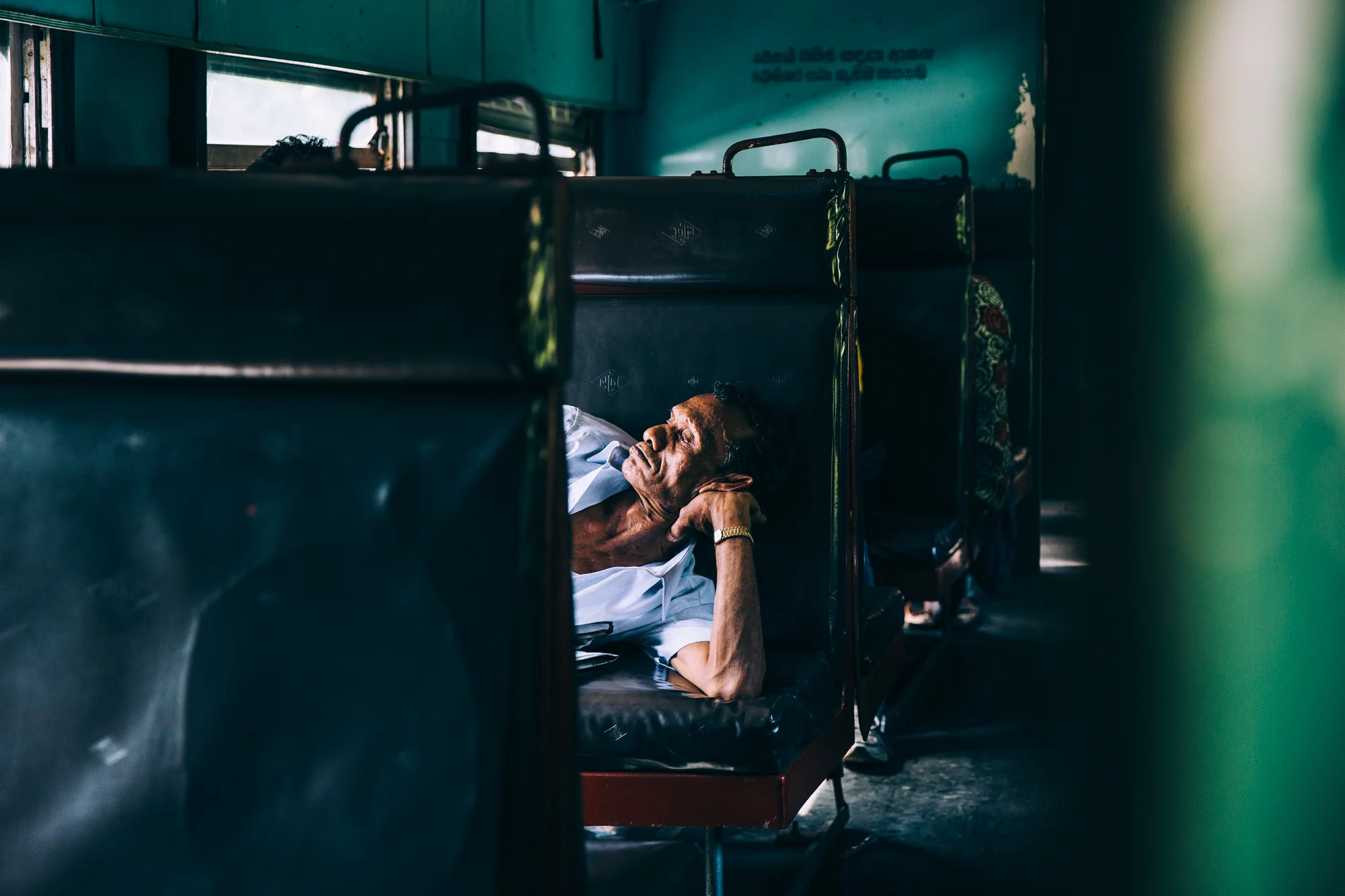 Sri Lanka by train-1.jpg