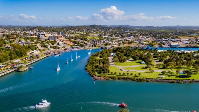 Gladstonemarina-3-696x392.jpg