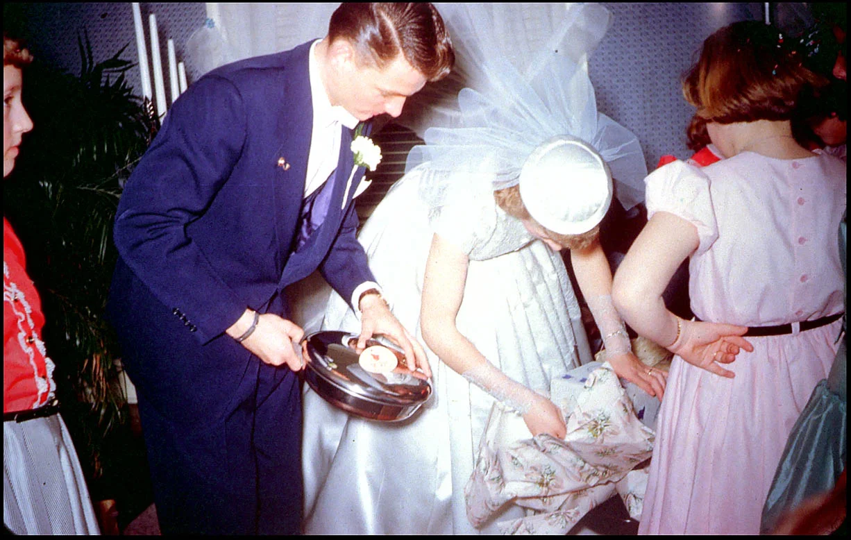 Scanned 2004 Joan & Garret Wedding Jan 1955 2.jpg