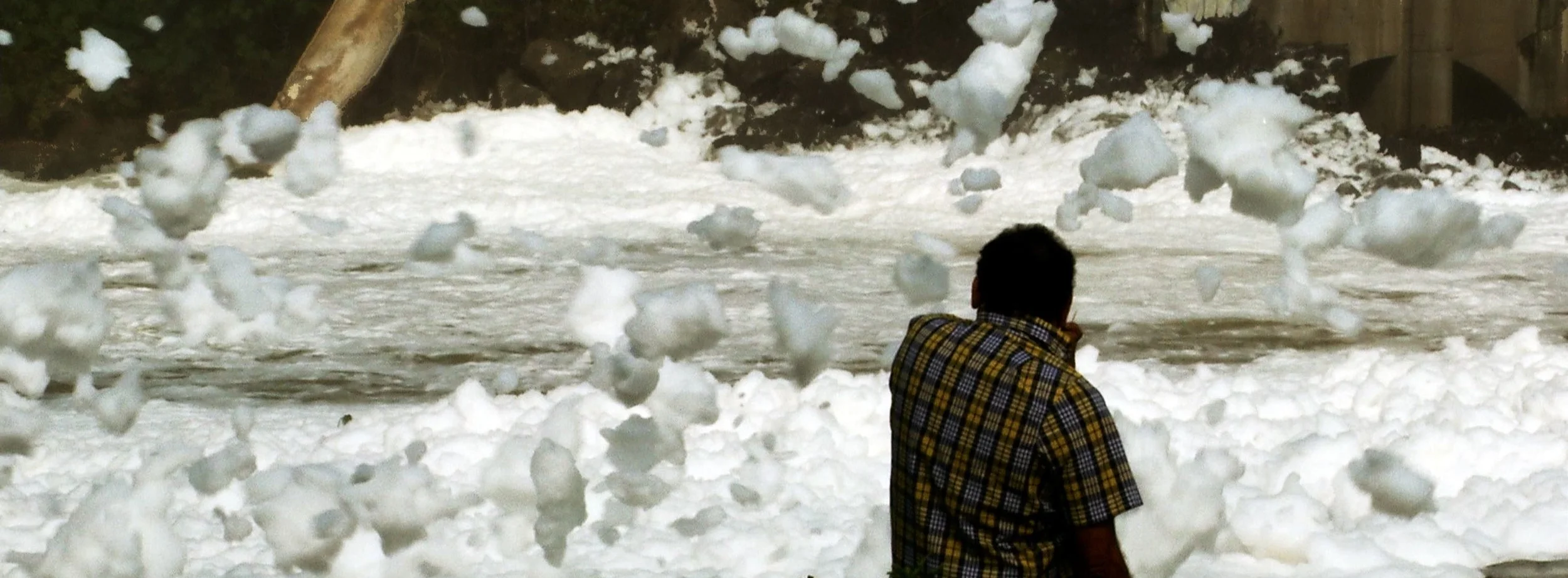 RESURRECTION / RESURRECCIÓN (Eugenio Polgovsky, Mexico, 2016, 94 min, digital. In Spanish with English subtitles) U.S. Premiere! Co-presented by the Flaherty Film Seminar and Proyector The final film by the late Mexican director Eugenio Polgovsky—one of the finest documentary filmmakers of his generation—is a poignant portrait of a family’s fight for survival and the regeneration of their local river. Once known as the Mexican Niagara, the waterfall of El Salto de Juanacatlán was a source of immense joy and continuous sustenance for the villages surrounding it. This natural paradise disappeared when an industrial complex was established across the Santiago River close to Guadalajara. Nowadays its poisonous waters destroy everything in their path, including the memories of the fishermen and farmers who watched their whole world disappear. From among the toxic ruins of the river’s banks, ancient specters emerge as an echo of a lost Eden. The destiny of a river goes hand in hand with that of a village, and humanity itself. The film is screened on the occasion of the first anniversary of the death of Polgovsky. Preceded by Success (Eugenio Polgovsky, Mexico, 2014, 3 min.) Tuesday, August 14, 7:30pm