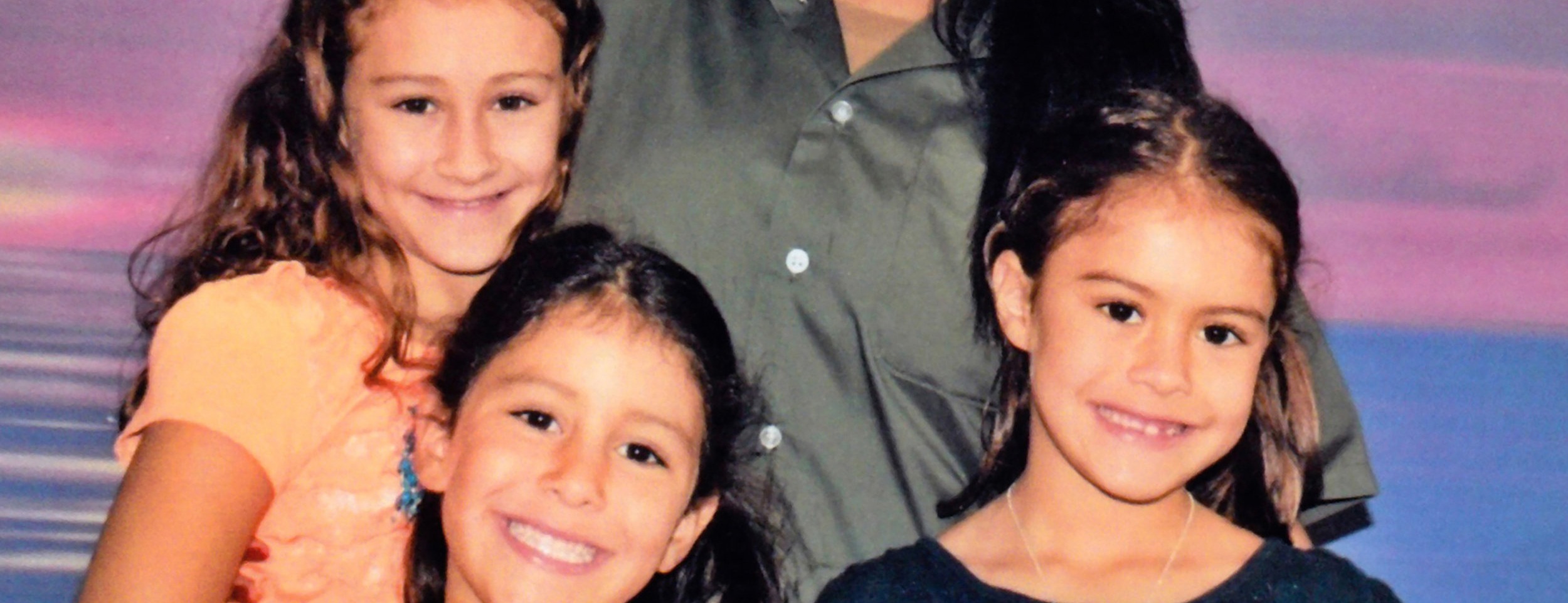 THE SENTENCE (Rudy Valdez, USA, 2018, 85 min. In English) — Winner, Best U.S. Latino Film Q&A with the filmmake r Buy Tickets A lyrical, intimate story documented over ten years, The Sentence explores the devastating consequences of mass incarceration and mandatory minimum drug sentencing. Filmmaker Rudy Valdez tells the story of his older sister, Cindy Shank, a mother of three young children serving a fifteen-year sentence in federal prison for her tangential involvement in a Michigan drug ring years before. The Sentence follows Cindy’s struggles to be present in her children's lives from behind bars and her daughters' experiences growing up without their mother at home, while her husband, parents, and siblings fight for her release before the last months of the Obama administration's Clemency Project. Friday, February 1, 7pm