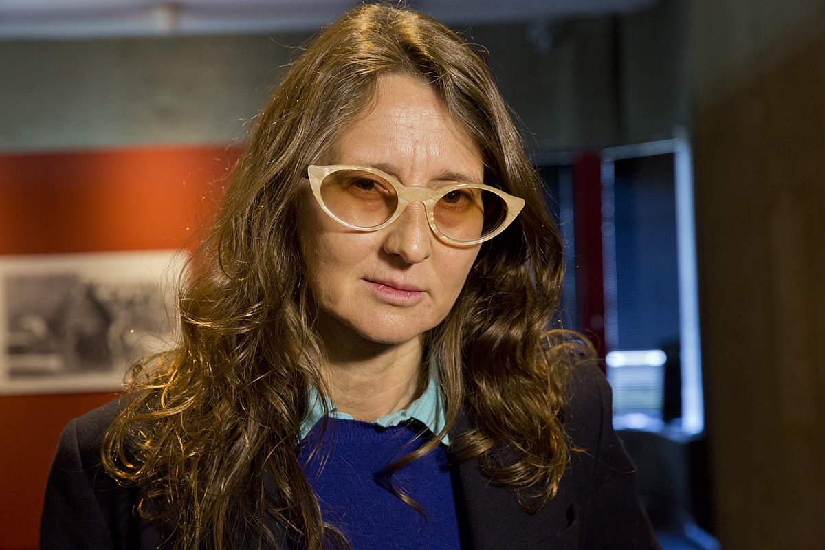 1200px-Lucrecia_Martel_at_the_presentation_of_the_Audioteca_at_the_National_Library,_2015.jpg