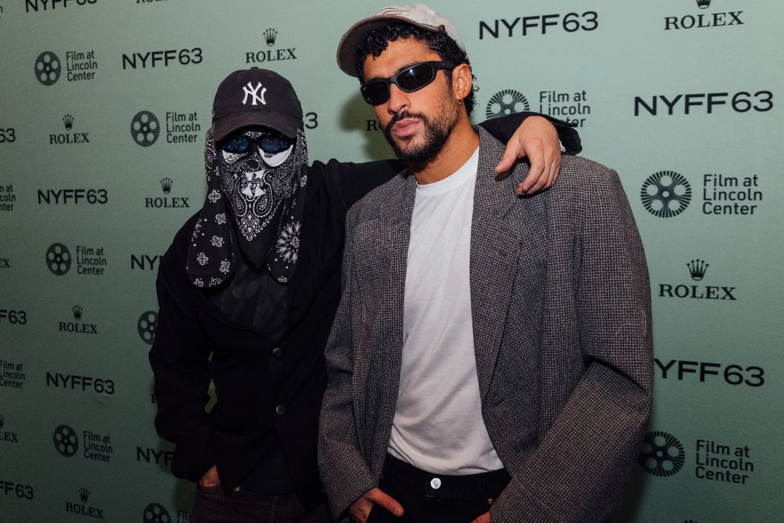 Bad Bunny attended the U.S. Premiere of the Colombian film BARRIO TRISTE by Stillz last night at the New York Film Festival.
.
.
.
#barriotriste #stillz #badbunny #filmlinc
#NYFF63 #newyorkfilmfestival #nyff