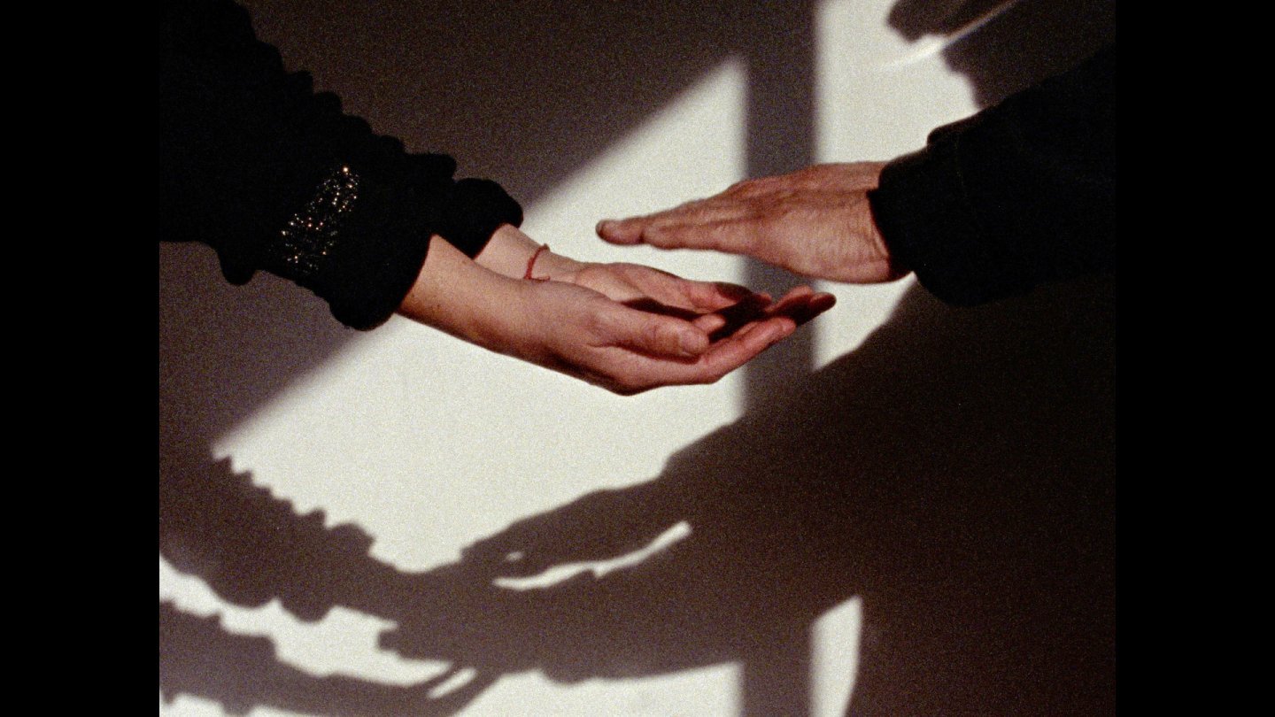 New York premiere of the Chilean documentary essay AN OSCILLATING SHADOW / UNA SOMBRA OSCILANTE by Celeste Rojas Mugica. 

Wednesday, December 17, 7pm at Anthology Film Archives in New York City, presented as part of &quot;Lost &amp; Found: Cine(ma)s