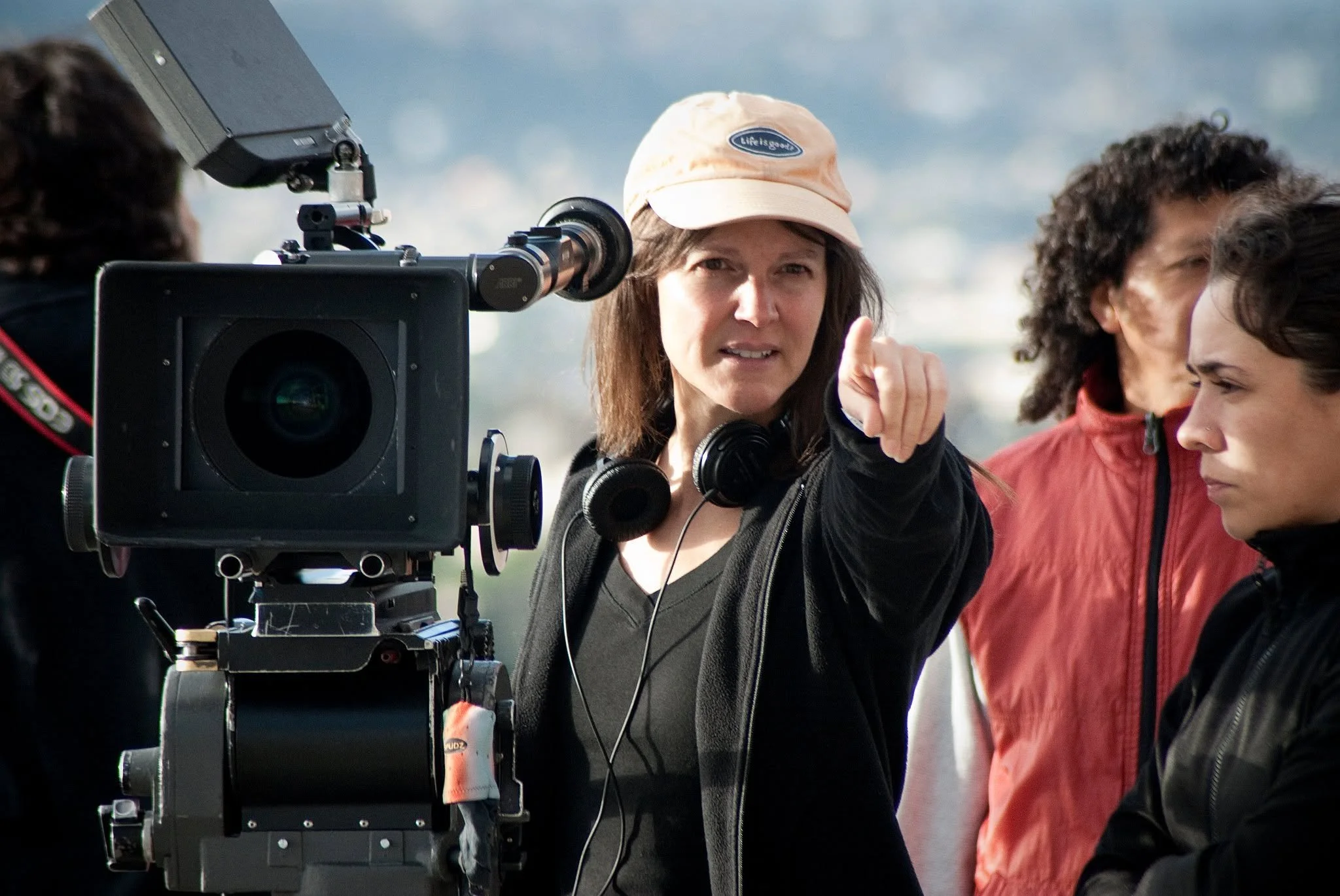 Remembering Mexican filmmaker Patricia Mart&iacute;nez de Velasco, director of AQU&Iacute; ENTRE NOS, who passed away earlier this year at the age of 63. 

We look back at her multifaceted career as a filmmaker, producer, author, and advocate for wom