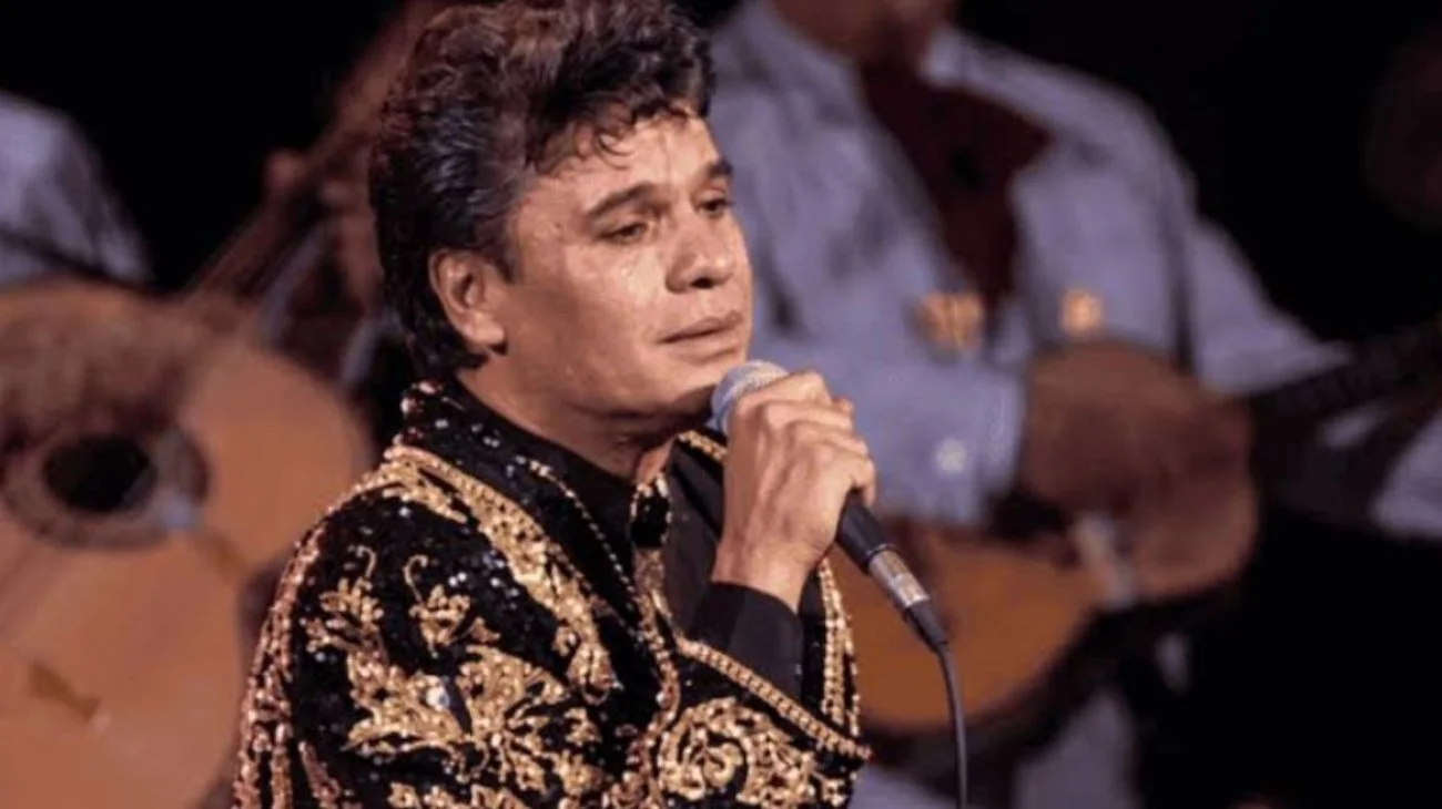 large_Juan_Gabriel_a867badb41.jpg