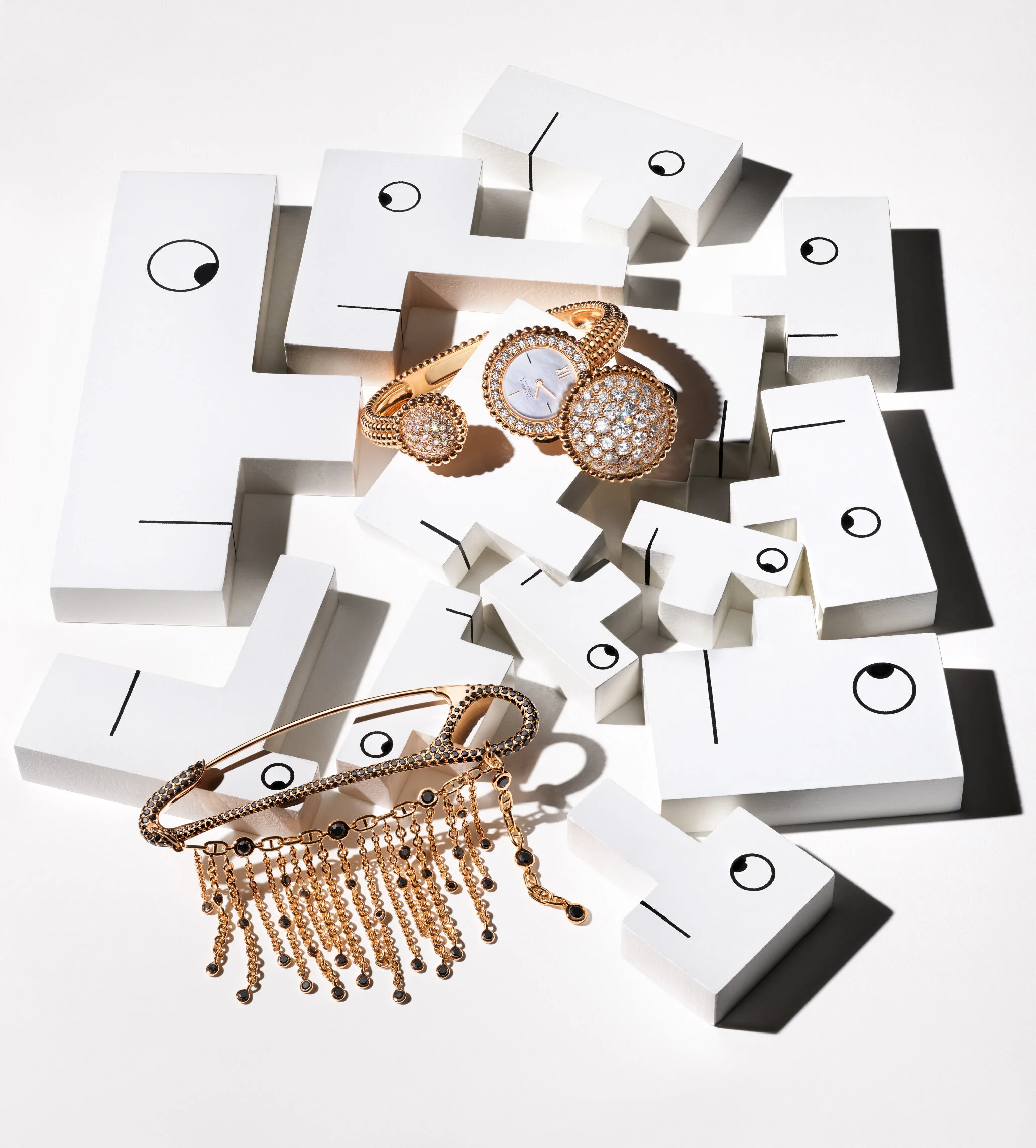  Horacio Salinas / Four Seasons Magazine  for VS+Company 