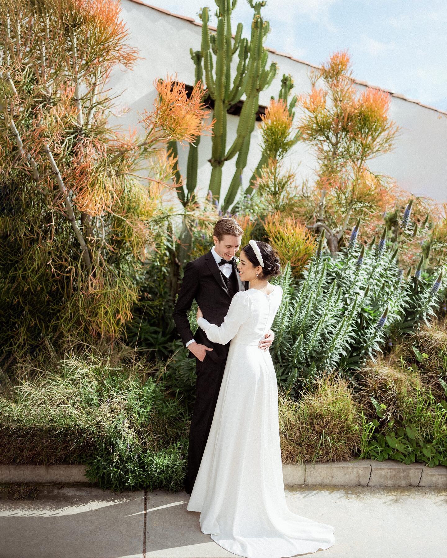 Sneak peek for Savitri and Brian. The bride actually sewed two dresses for her big day.  We thought they looked amazing!
#casinosanclemente 
.
.
.
.
.
.
#wcvendor #whitemagazine #featuremeoncewed #junebugweddings #utterlyengageed #wedphotoinspiration