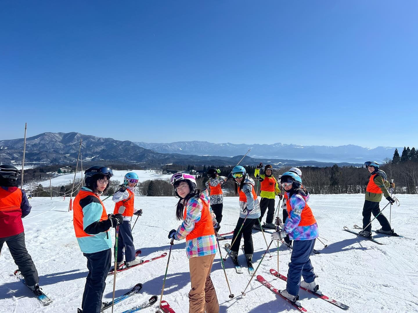 Day 1 of skiing was a blast! Blue bird skies and warm temperatures in February is the perfect ski conditions! Bring on day 2 #ski #skiing #skicamp #adventurecamp #adventurecampjapan #englishcamp #schooltrip #nagano #snow #winter #nature #greatoutdoor